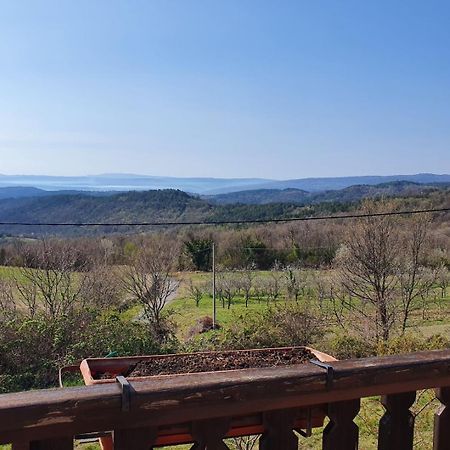 Apartment Mirella For 6 Persons Located In Central Istria Gradinje Екстер'єр фото