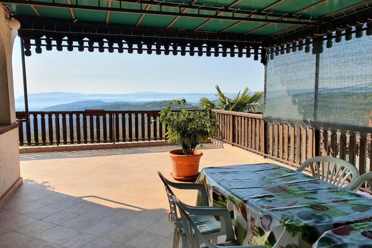 Apartment Mirella For 6 Persons Located In Central Istria Gradinje Екстер'єр фото