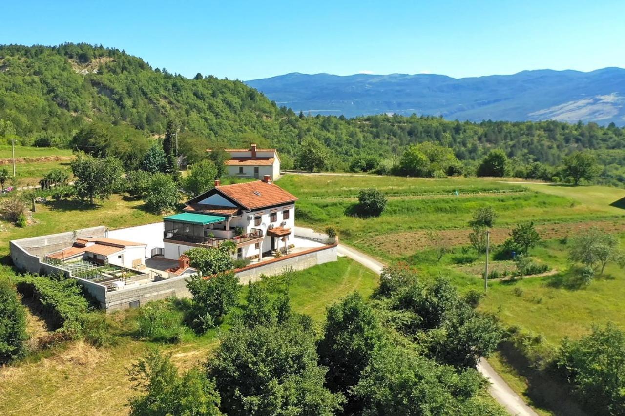 Apartment Mirella For 6 Persons Located In Central Istria Gradinje Екстер'єр фото