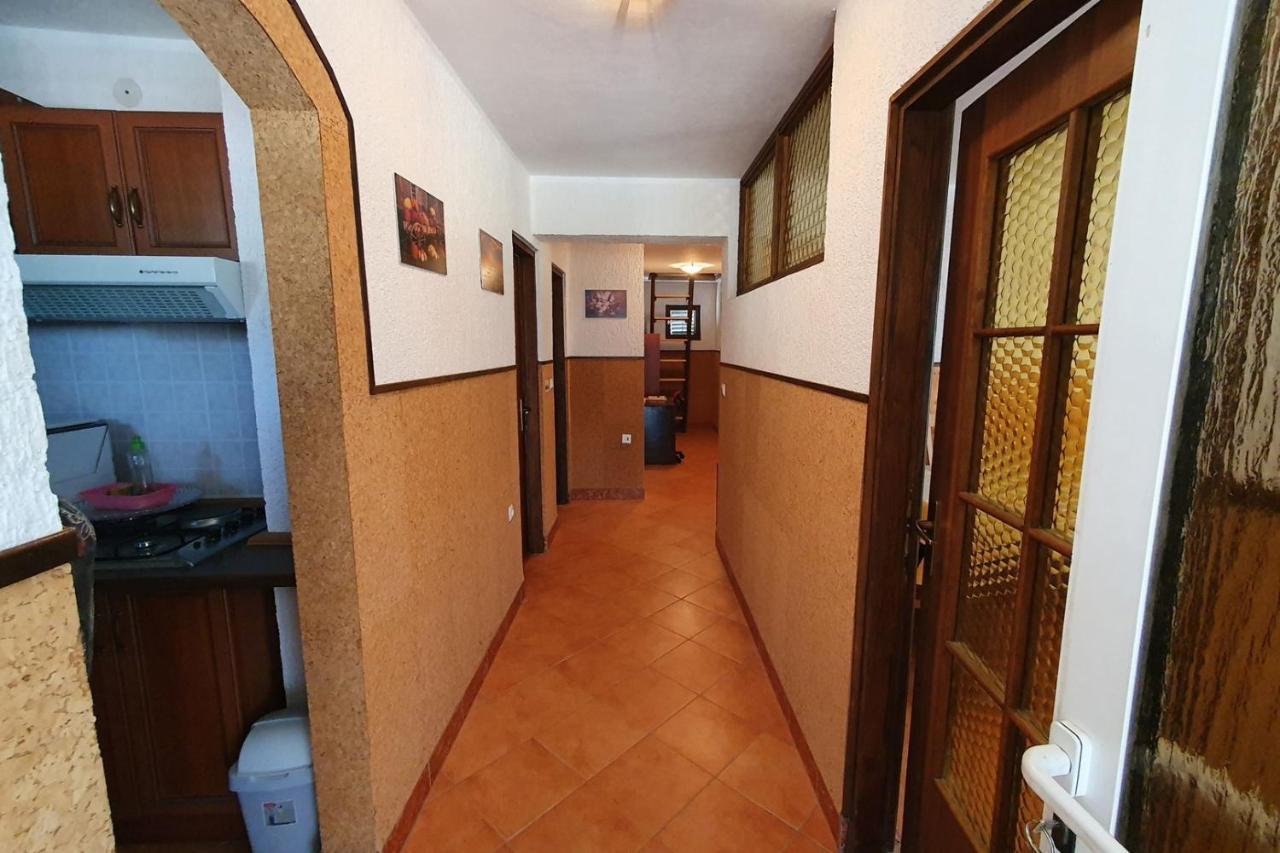 Apartment Mirella For 6 Persons Located In Central Istria Gradinje Екстер'єр фото