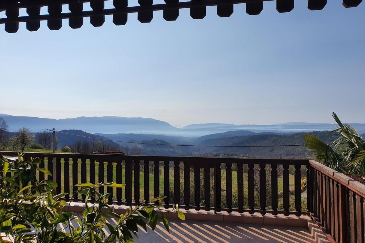 Apartment Mirella For 6 Persons Located In Central Istria Gradinje Екстер'єр фото
