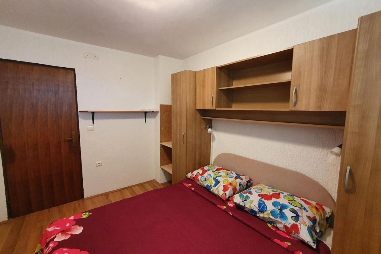 Apartment Mirella For 6 Persons Located In Central Istria Gradinje Екстер'єр фото