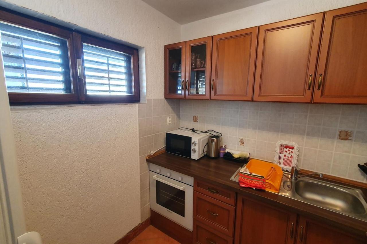 Apartment Mirella For 6 Persons Located In Central Istria Gradinje Екстер'єр фото