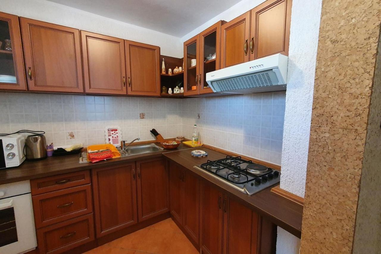 Apartment Mirella For 6 Persons Located In Central Istria Gradinje Екстер'єр фото