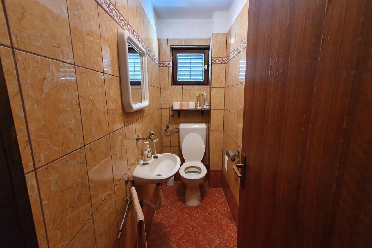 Apartment Mirella For 6 Persons Located In Central Istria Gradinje Екстер'єр фото
