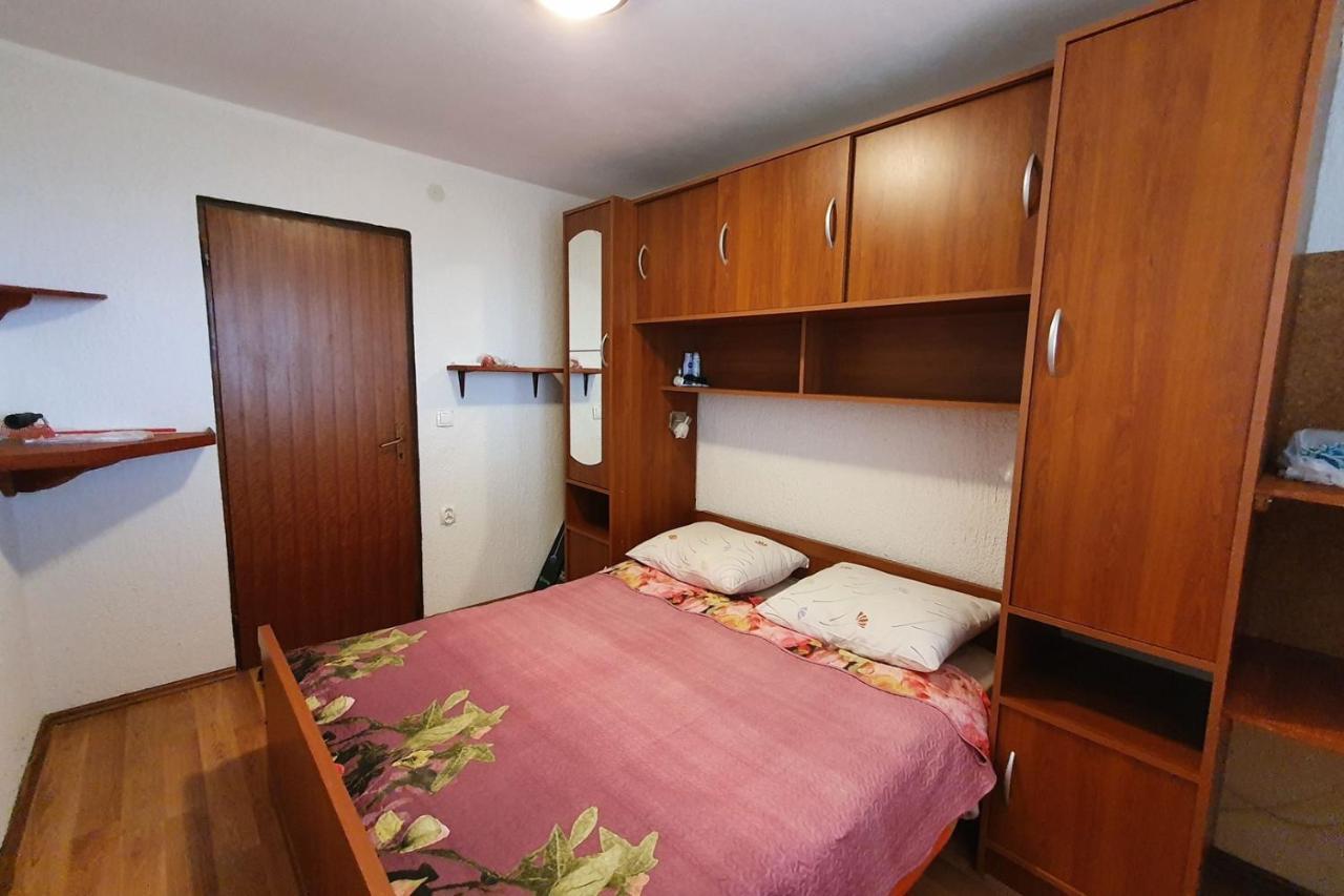 Apartment Mirella For 6 Persons Located In Central Istria Gradinje Екстер'єр фото