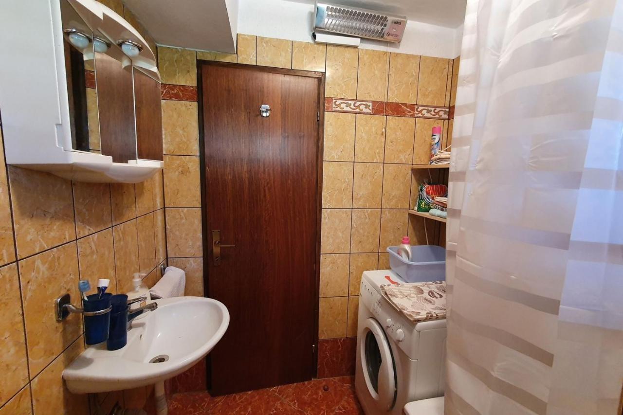 Apartment Mirella For 6 Persons Located In Central Istria Gradinje Екстер'єр фото