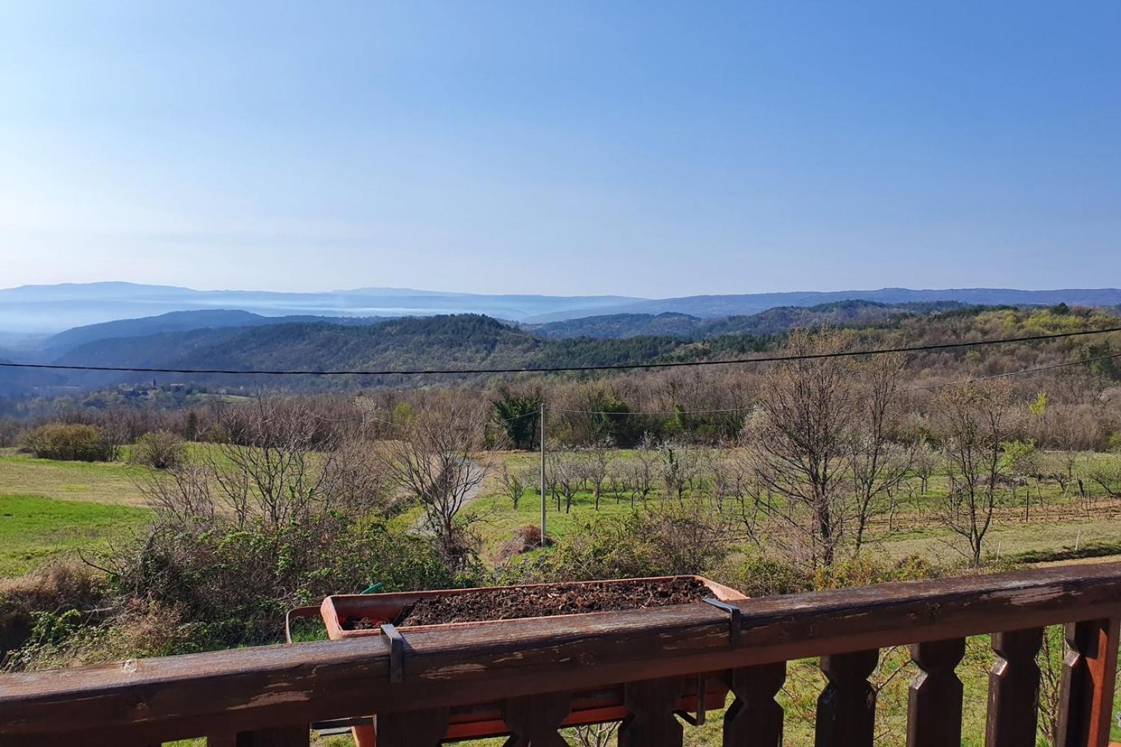 Apartment Mirella For 6 Persons Located In Central Istria Gradinje Екстер'єр фото